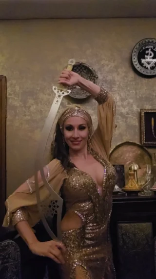 Instagram post from rosamondaray_bellydance. This post is in position 4.